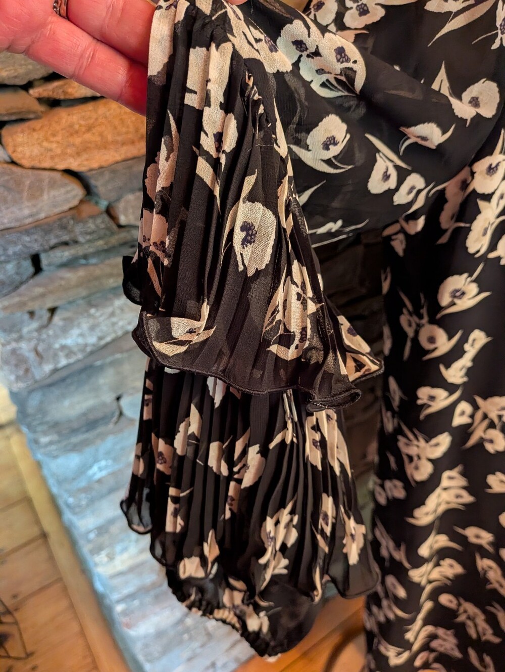 Ann Taylor Black And White Floral Shift Dress With Ruffled Slweves Size 16 NWT - Picture 7 of 9